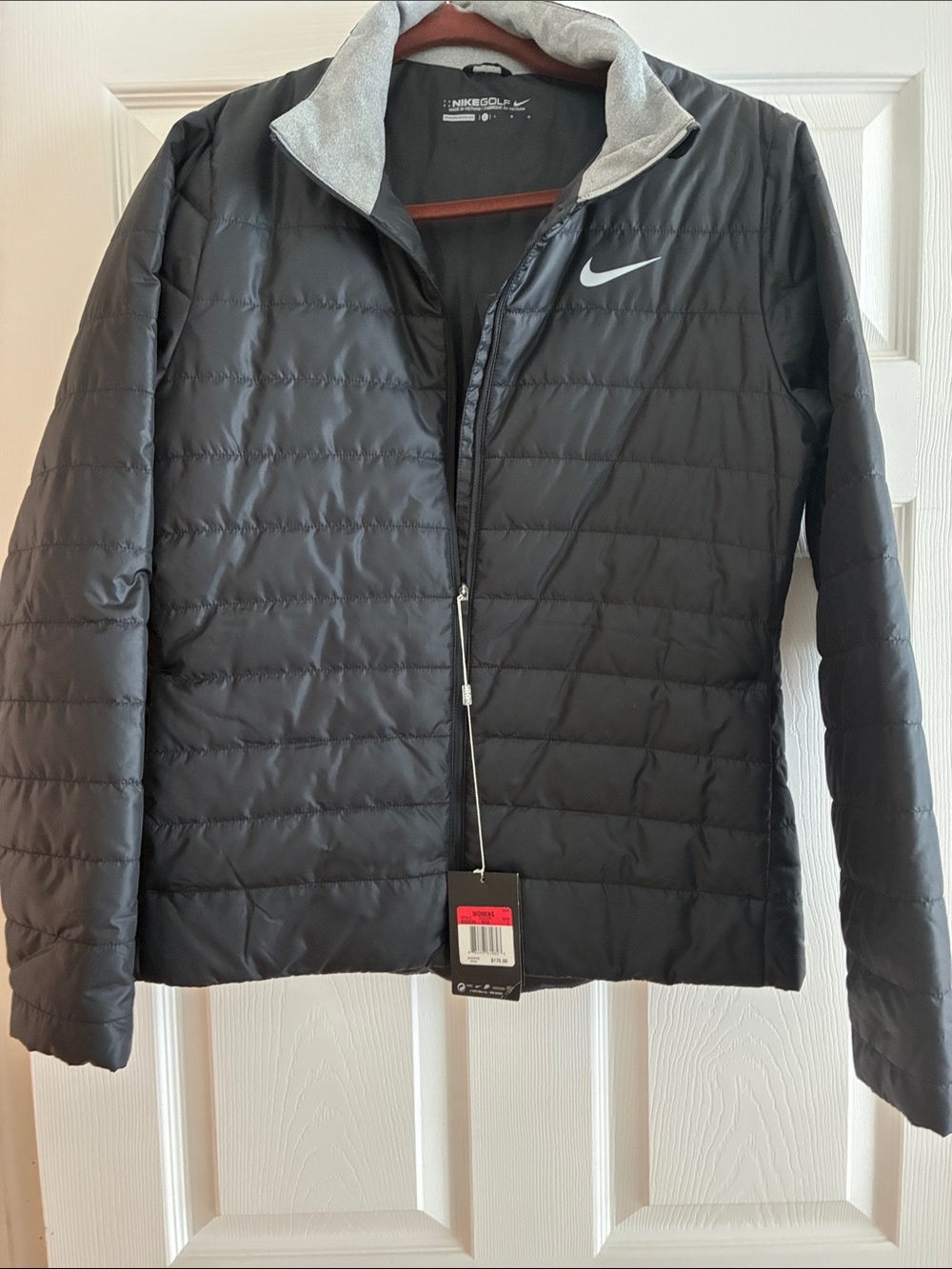 Nike Women’s Black Quilted Puffer Jacket with Light Gray Collar NWT